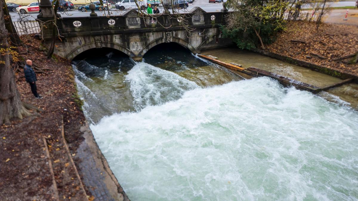 So will München die beliebte Eisbachwelle jetzt zurückbringen