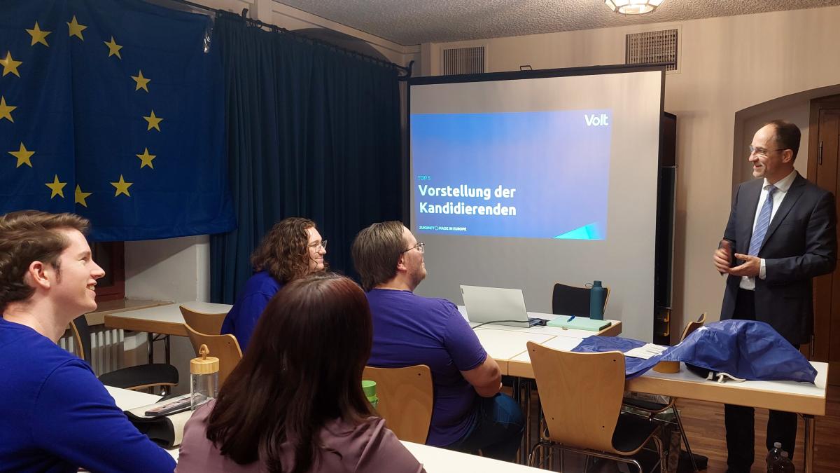 Augsburg: Ein Blick auf Augsburg und einer auf Europa: Volt stellt Stadtratsliste auf