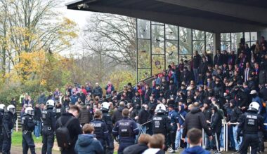 Platzsturm nach spätem Siegtreffer von Büderich gegen Wuppertal