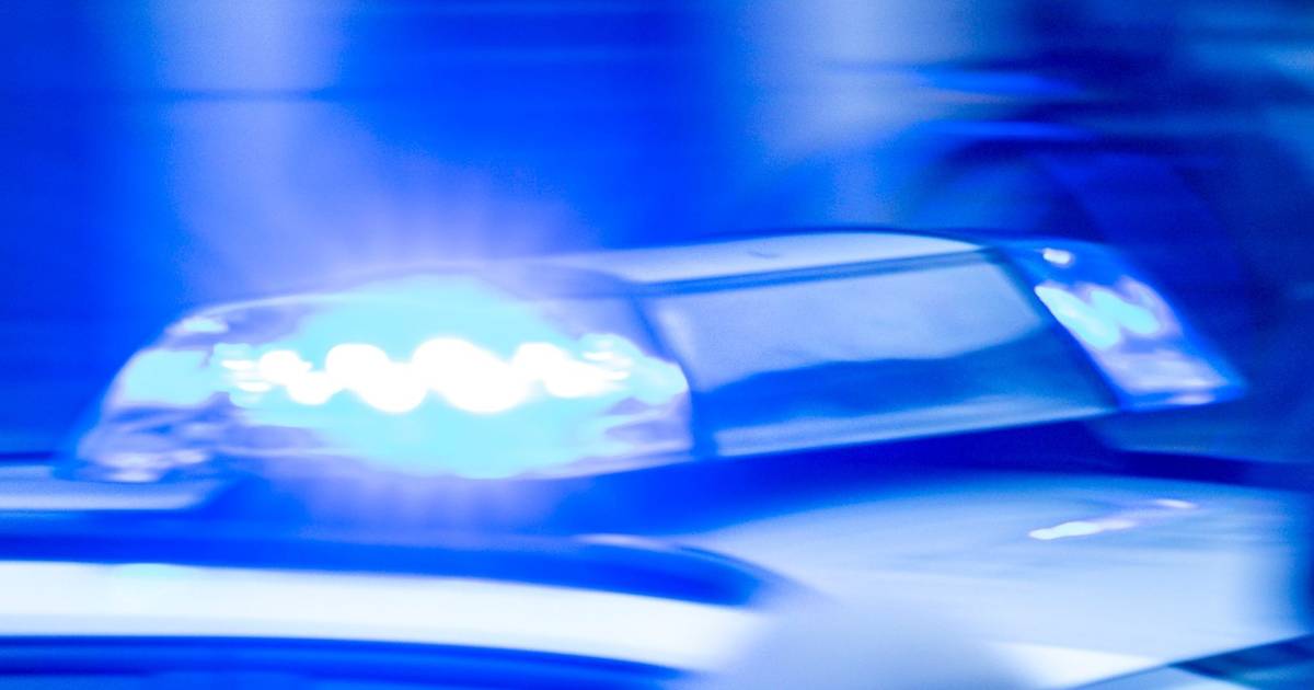 Unbekannte werfen Dreckklumpen auf A61