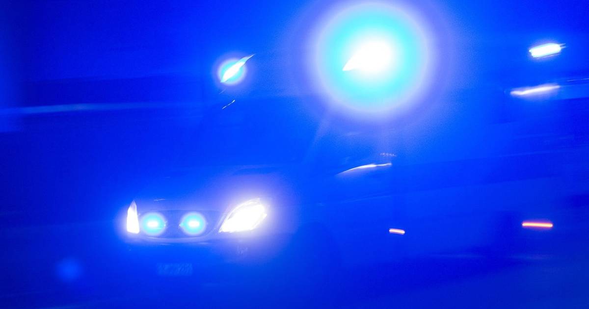 Mann randaliert vor Polizeiwache in Wuppertal