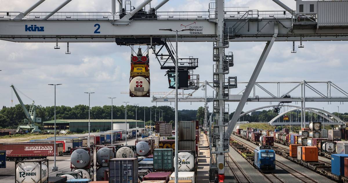 Beschäftigte im Duisburger Hafen fordern Tarifverträge