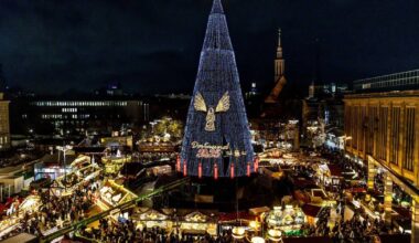 45 Meter hoch und aus 1200 Rotfichten