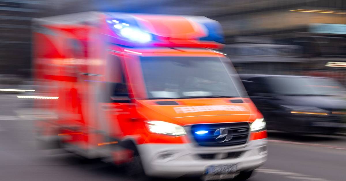 Motorradfahrer auf der A 44 lebensgefährlich verletzt