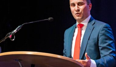 Mahmut Özdemir mit knapper Mehrheit zum Parteivorsitzenden gewählt