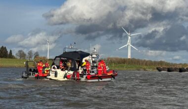 DLRG aus Moers trainiert Suche nach Vermissten 