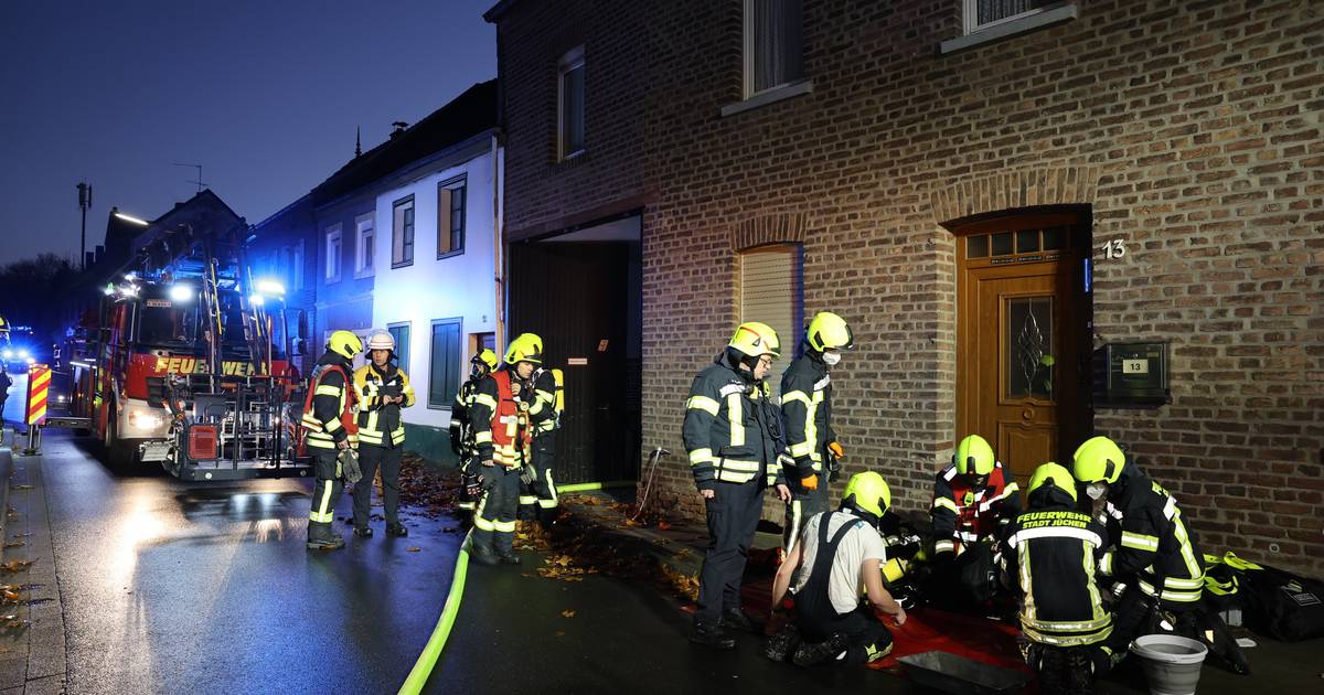 Wohnung an der Lindenstraße in Flammen