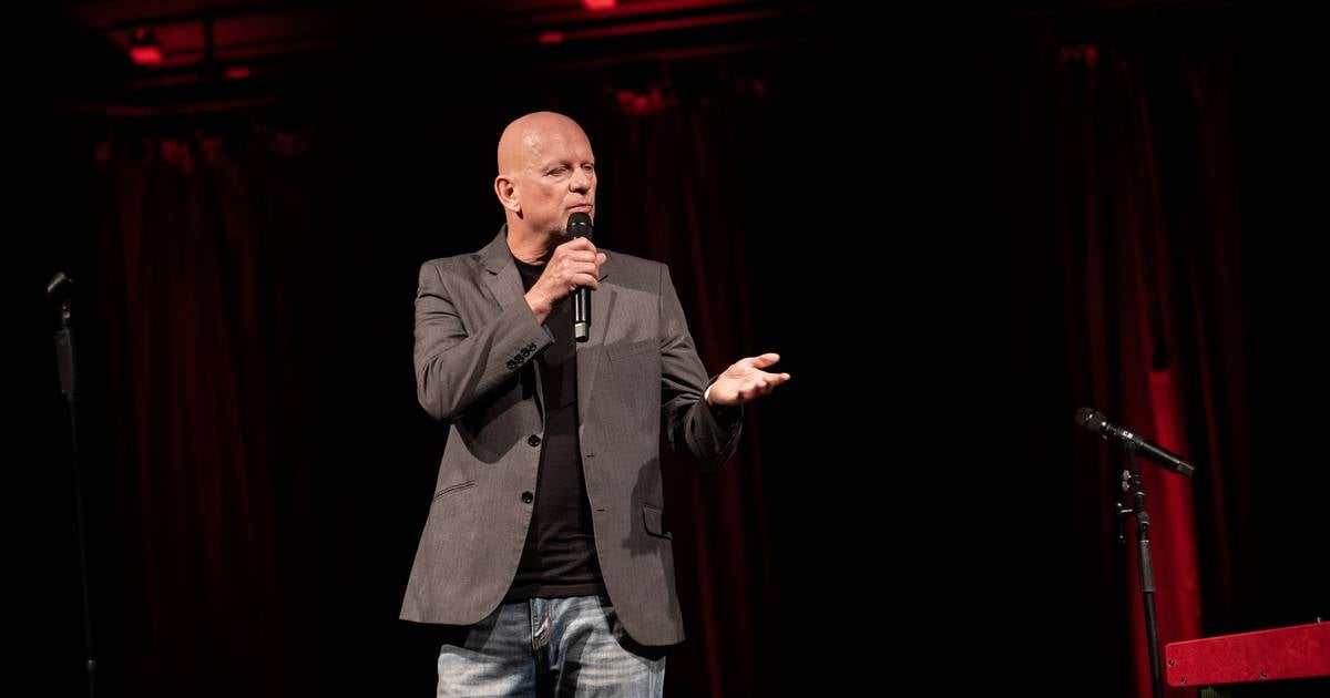 Rüdiger Hoffmann tritt in Peter-Giesen-Halle auf