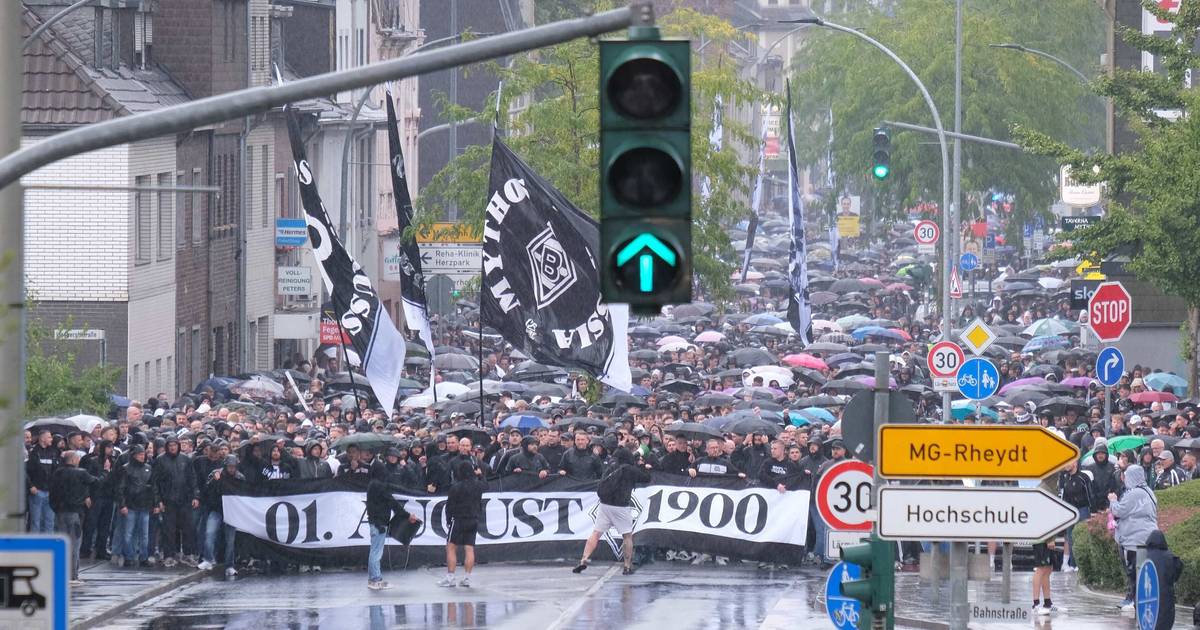Dienstfrei-Sperre und Reiterstaffel – so bereitet sich die Polizei auf das Derby vor - RP Online