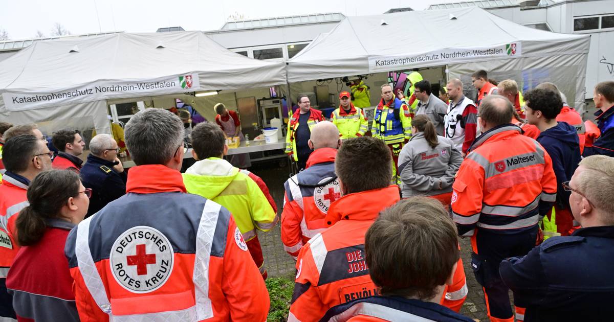 Feuerwehr und Hilfsorganisationen proben den Ernstfall