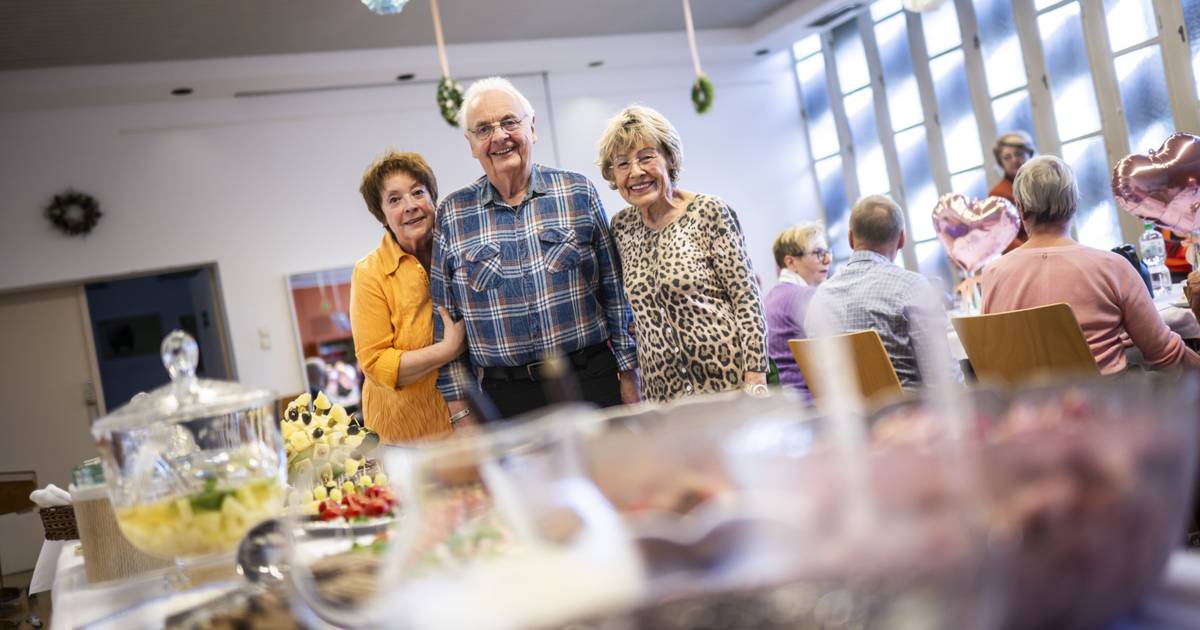 1960er-Jahre Nostalgie Buffet im Zentrumplus in Düsseldorf Mörsenbroich