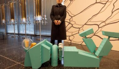 Flaka Haliti und ihre Kunst aus militärischen Resten