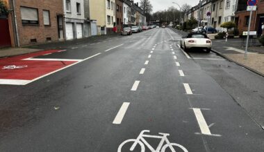 Klagen über neuen Radstreifen auf Berliner Straße