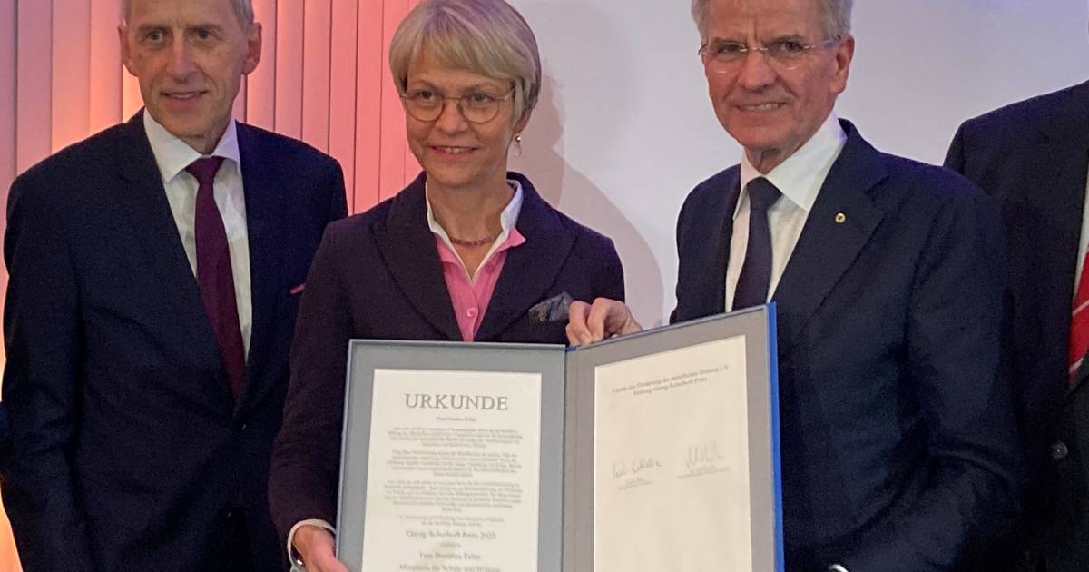 Handwerk ehrt Schulministerin Feller, Gesellen-Wettbewerb Euro-Skills kommt 2027 nach Düsseldorf