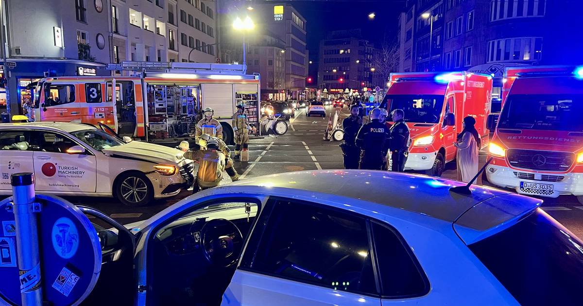 Kreuzung am Wehrhahn nach Unfall gesperrt