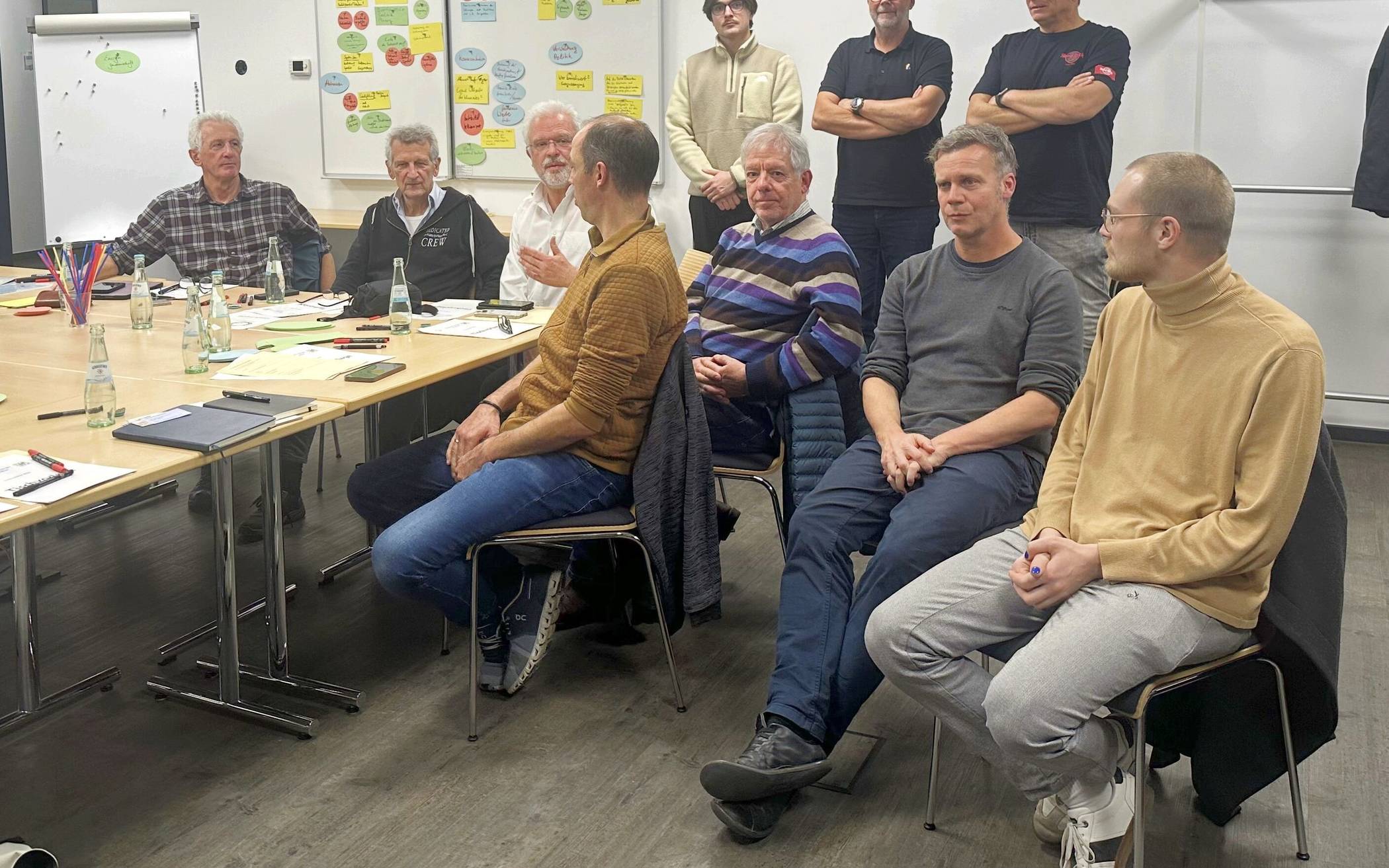  Die Teilnehmer der ersten Sitzung des Klimarats Energie für Alfter: (v. l.) Hermann Huckert, Tomas Forkert, Axel Glasmacher, Ralf Scheben, Peer Wulff, Georg Strömer, Bernd Schöllgen, Wolfgang Wackerl, Michael Schmittinger, Julian Heiden.   