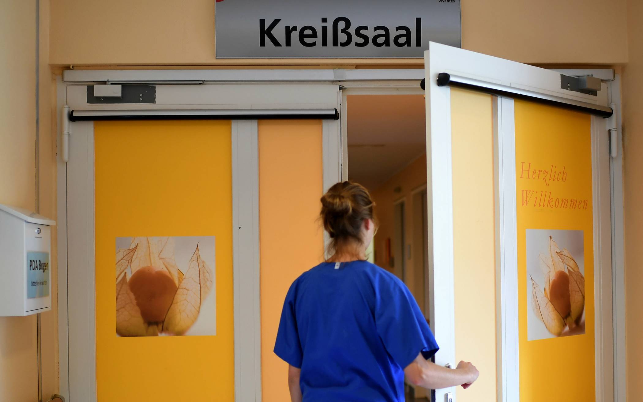 Viele Mütter erleben die Geburt ihres Kindes als belastend.