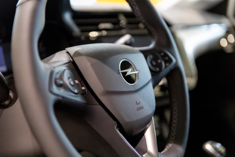 Setzt Euch selbst hinter das Steuer Eures neuen Traumwagens und nutzt die Gelegenheit für eine Probefahrt.