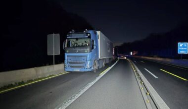 Lastwagen bleibt liegen - A46 bei Wuppertal nachts gesperrt