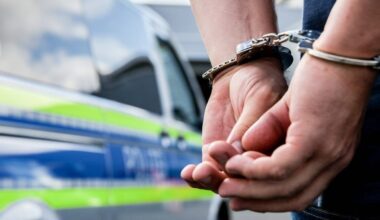 Mann greift wahllos Passanten in Dresden an