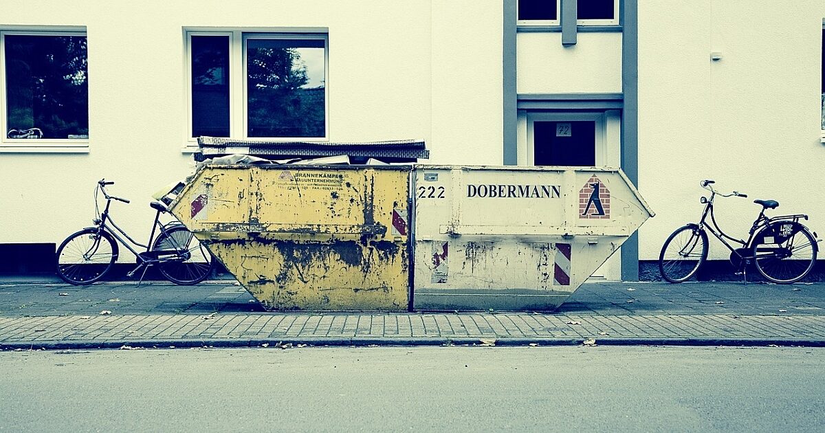 Heidingsfeld: Wiederholungstäter setzen Müllcontainer in Brand - Radio Gong Würzburg