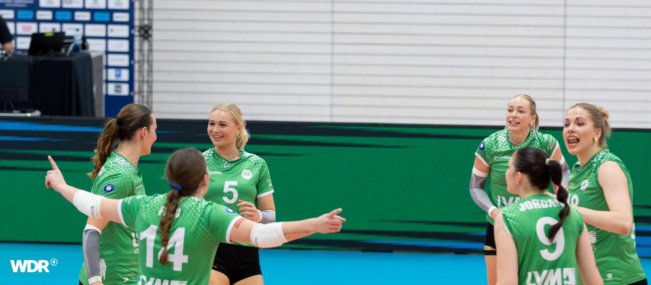 Jubel bei den Spielerinnen des USC Münster | IMAGO / Beautiful Sports Jubel bei den Spielerinnen des USC Münster