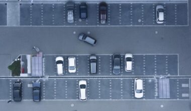 Berliner Getränkehändler öffnet drei Parkplätze nachts für Anwohner