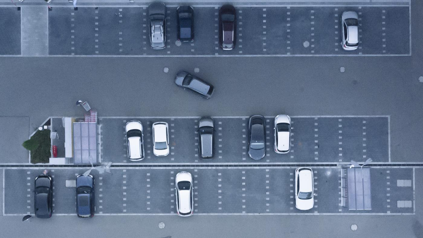 Berliner Getränkehändler öffnet drei Parkplätze nachts für Anwohner