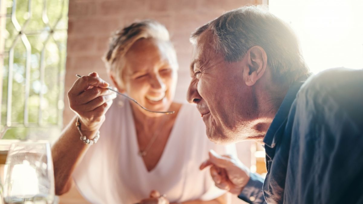 Gehirnjogging mit Essen: Welche Ernährung hilft gegen Demenz? Arzt verrät Geheimnis
