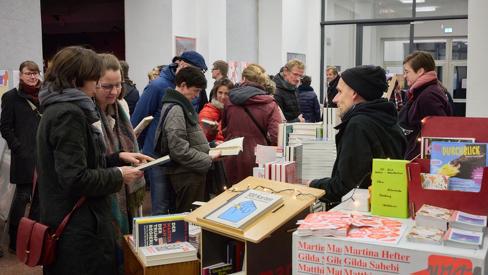 Halle: Rechte Buchmesse mit viel Protest