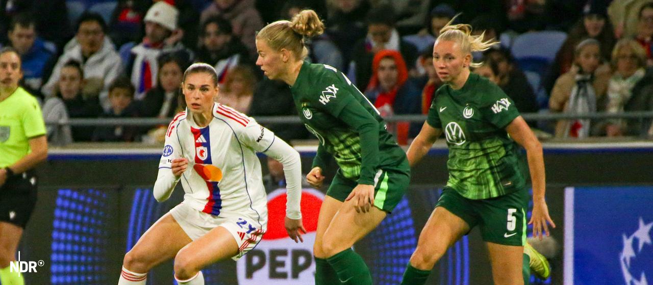 Jule Brand von OL Lyonnes gegen ihre alten Wolfsburger Temakolleginnen | IMAGO / Jan Huebner/Hendrik Gräfenkämper Jule Brand von OL Lyonnes gegen ihre alten Wolfsburger Temakolleginnen