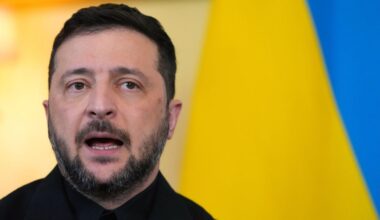 Selenskyj fordert Rücktritt von zwei Ministern