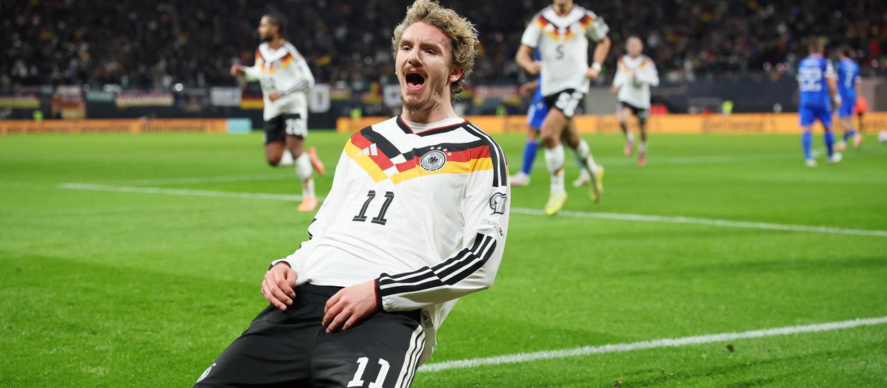 Nick Woltemade bejubelt seinen Treffer