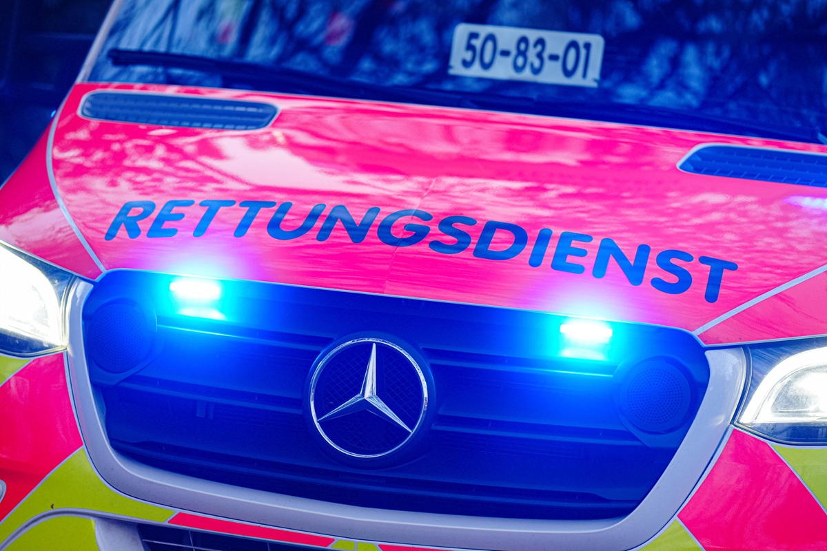 Autofahrer biegt trotz Verbot in Wuppertal ab – Fußgängerin stirbt