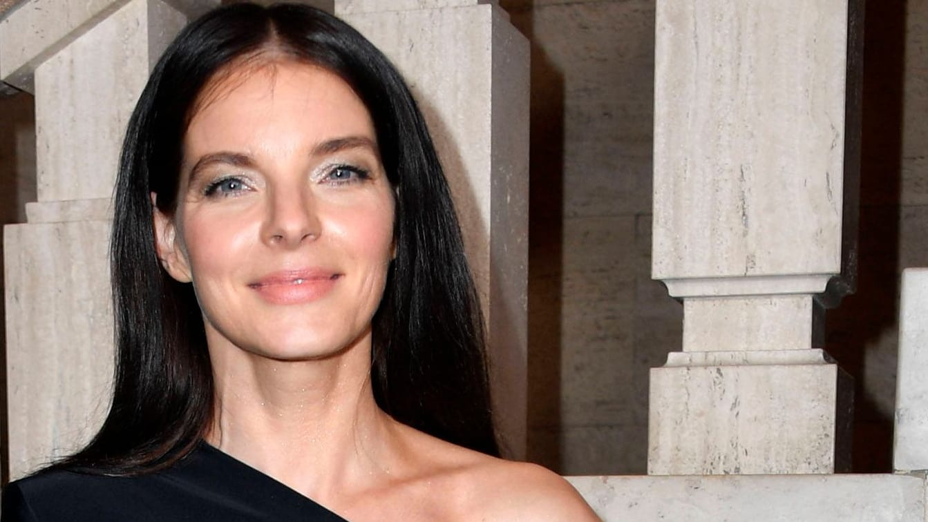 Yvonne Catterfeld: Die Schauspielerin und Sängerin wurde durch ihr Mitwirken bei "Gute Zeiten, schlechte Zeiten" berühmt. Yvonne Catterfeld: Die Schauspielerin und Sängerin wurde durch ihr Mitwirken bei "Gute Zeiten, schlechte Zeiten" berühmt.