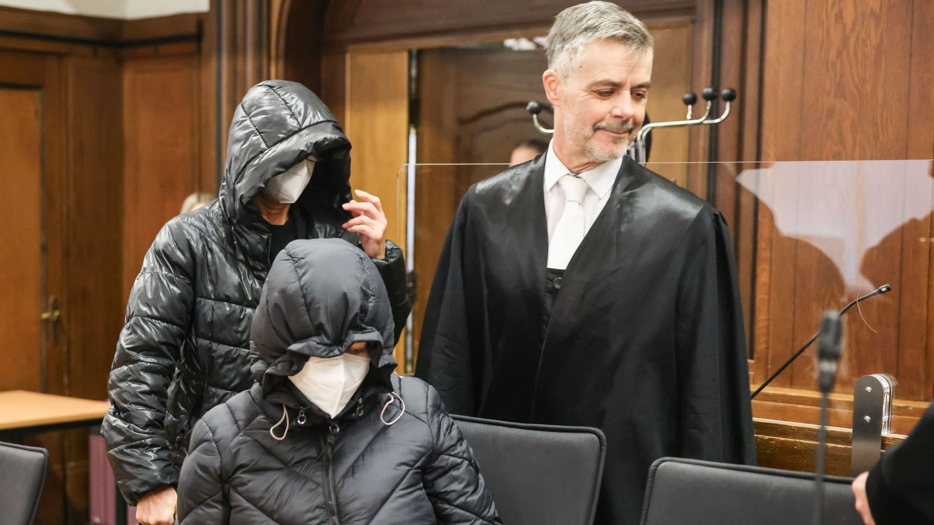 Prozess wegen fahrlässiger Tötung gegen zwei Lehrerinnen Prozess wegen fahrlässiger Tötung gegen zwei Lehrerinnen