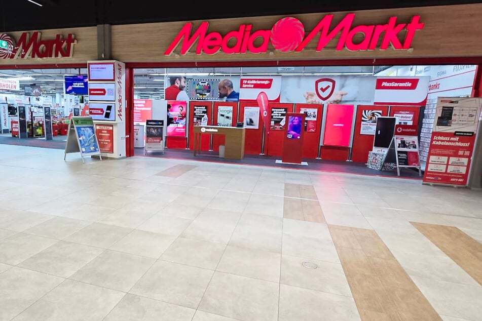 MediaMarkt Alzey (im Rheinhessen-Center) auf der Karl-Heinz-Kipp-Straße 23.