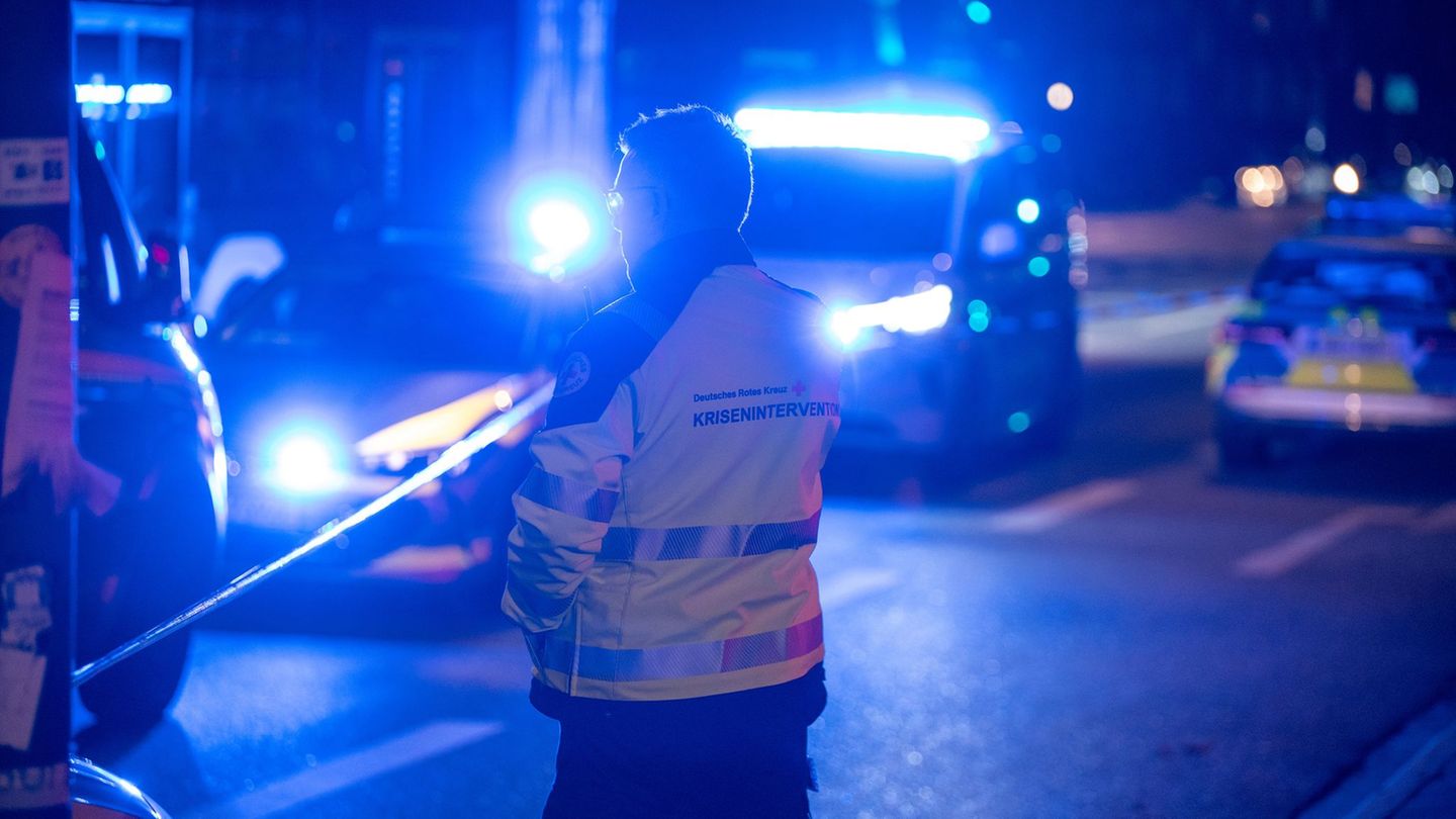 Der Einsatz der Polizei lief am Abend noch. Foto: Rene Schröder/News5/dpa