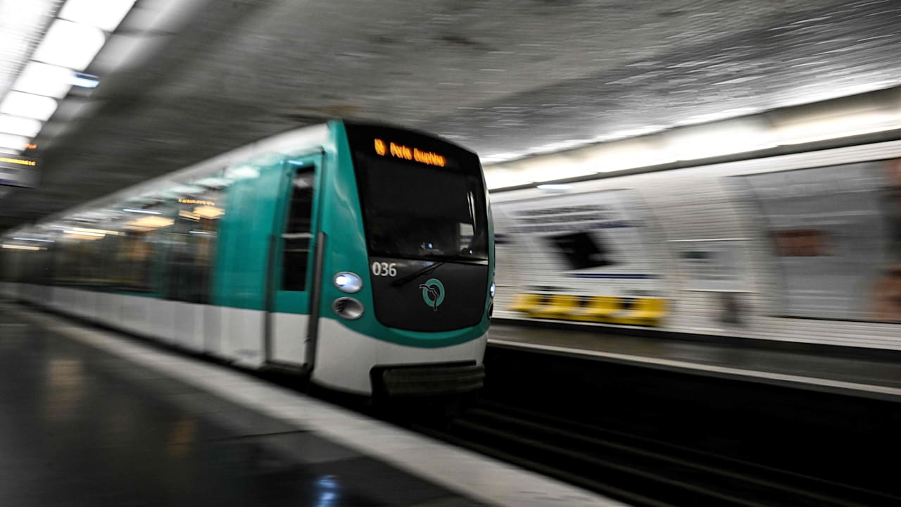 Messer-Attacke: Angreifer verletzt drei Frauen in Pariser Metro | News