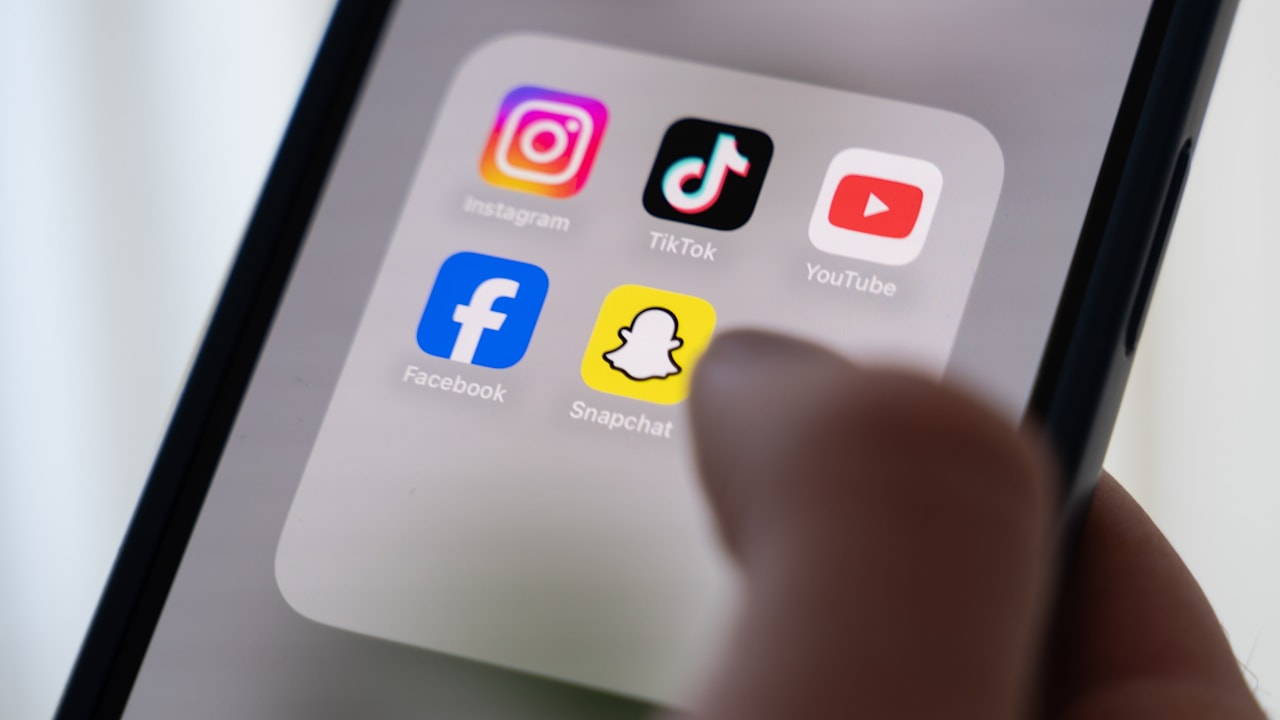 Vorbild Australien: Frankreich plant Social-Media-Verbot für Kinder | Politik