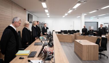 Im Prozess am OLG Dresden sitzt eine mutmaßliche Vertraute und Unterstützerin des rechten Terrortrios NSU auf der Anklagebank. F