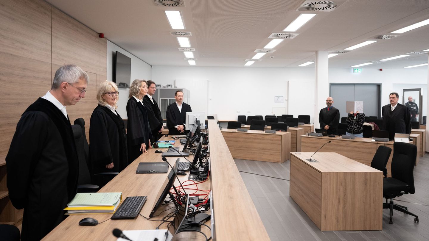 Im Prozess am OLG Dresden sitzt eine mutmaßliche Vertraute und Unterstützerin des rechten Terrortrios NSU auf der Anklagebank. F