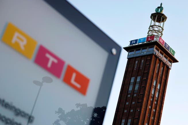 Ein Schild am Eingang zur RTL-Zentrale in Köln.