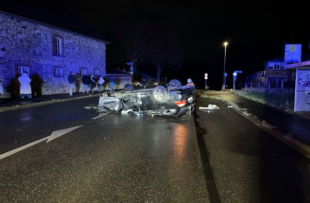 POL-AC: Zwei junge Männer bei Alleinunfall verletzt