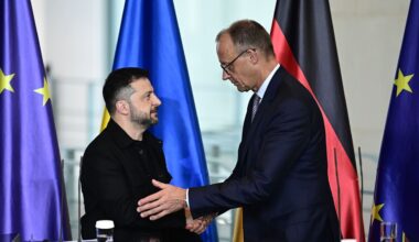 Ukraine: Präsident Selenskyj besucht Merz in Berlin für Friedensgipfel | Politik