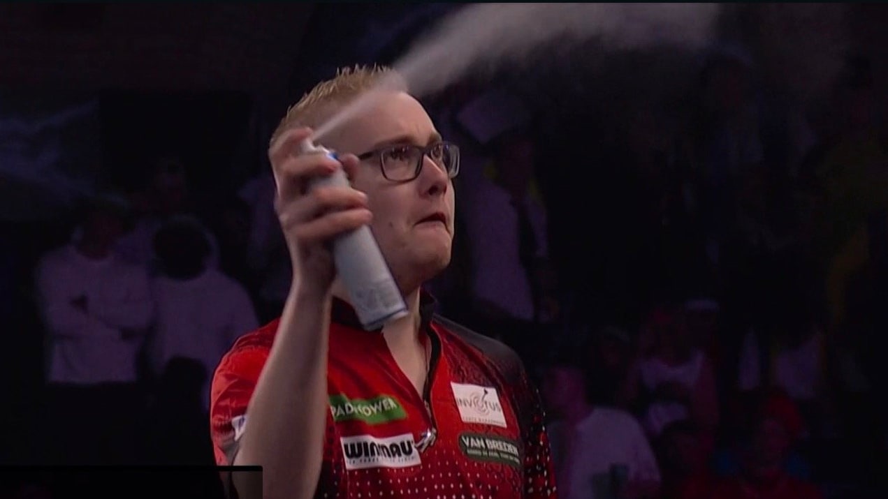 Darts-WM: Holland-Star verteidigt sich gegen Ally-Pally-Wespe | Sport