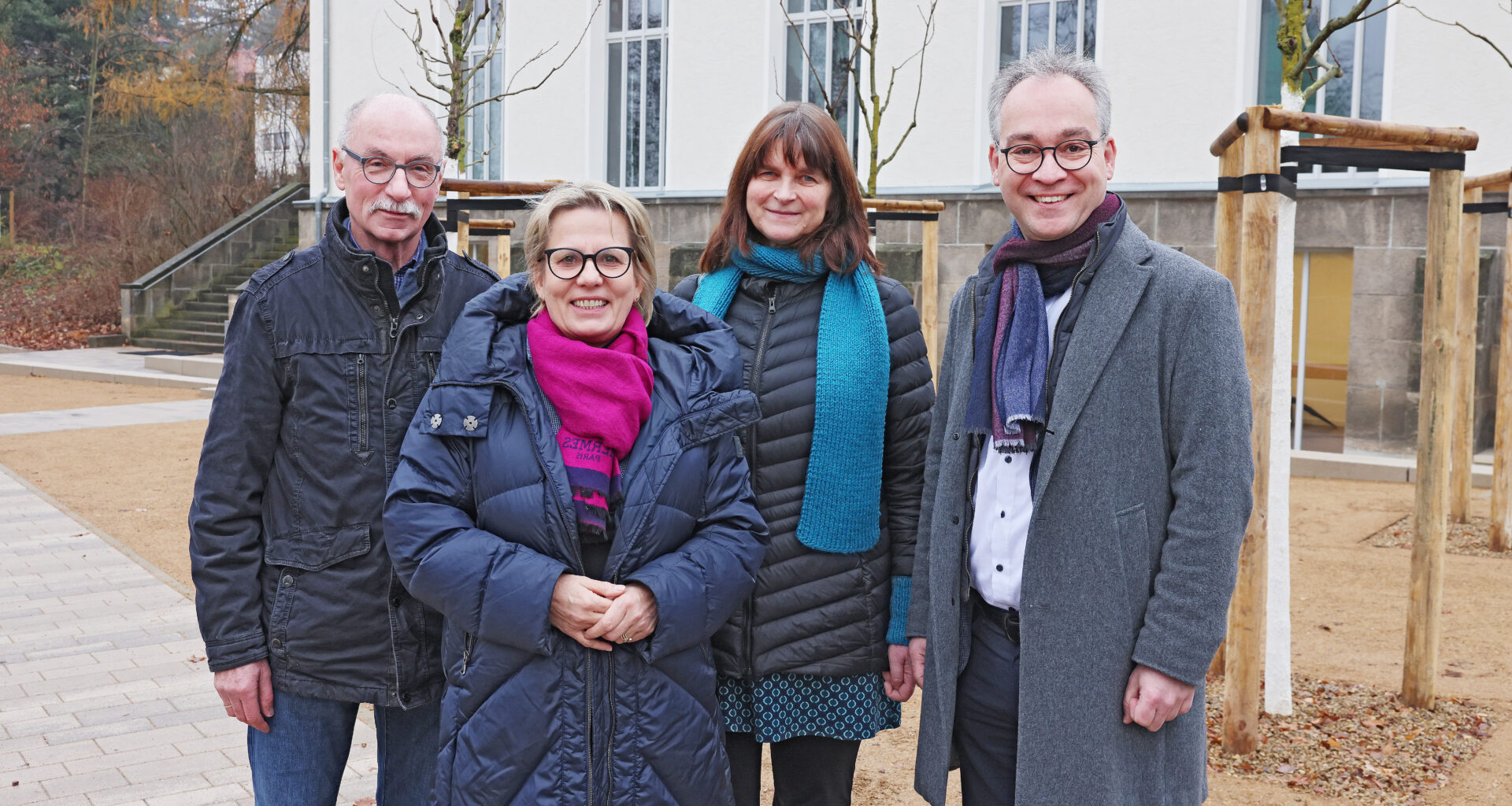 Teure Genossen | DER SONNTAG (Sachsen)