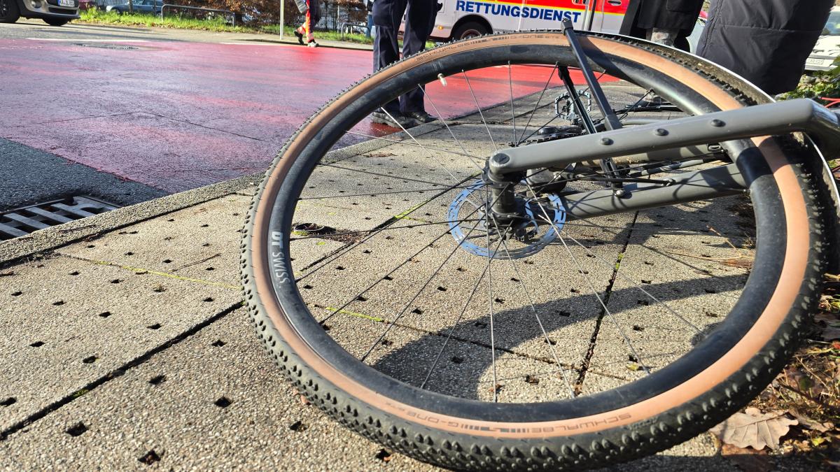 Unfall in Karlsruhe verursacht kurzfristige Verkehrseinschränkung Nordstadt