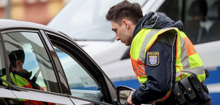 Die Polizei hat die zentrale Aufgabe, die Verkehrssicherheit zu gewährleisten. Dazu gehört insbesondere die Kontrolle der Fahrtüchtigkeit von Verkehrsteilnehmenden.