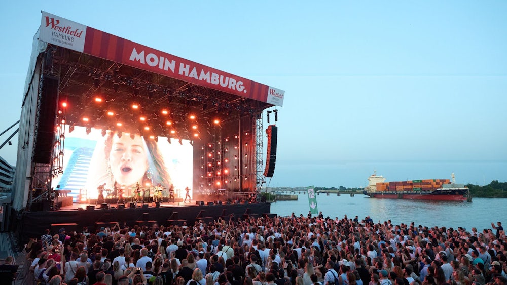 Bei der ZDF-Silvesterparty wird es eine schwimmende Bühne vor der Uferpromenade geben. (Archivbild)